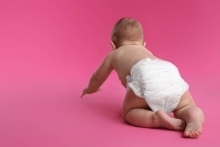 Odparzenia pieluszkowe u niemowląt i małych dzieci. Co stosować na pieluszkowe zapalenie skóry?
