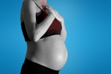 Zgaga w ciąży — skuteczne domowe sposoby i leki na refluks u kobiet w ciąży